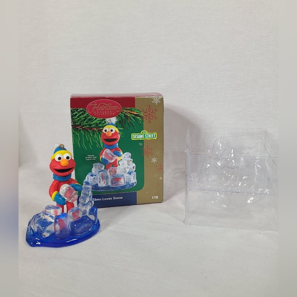 Sesame Street ELMO LOVES SNOW Ornament - Carlton Cards Christmas